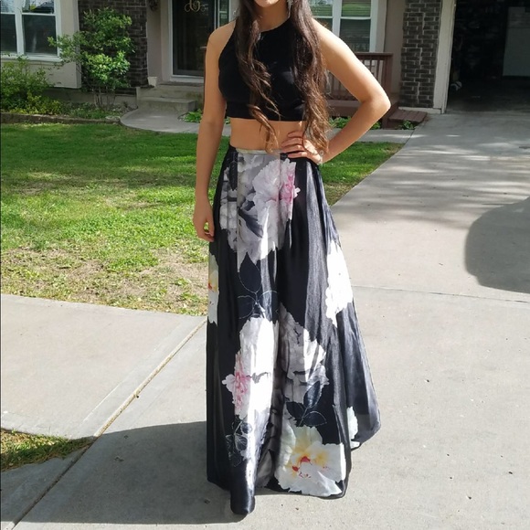 Prom dress from 2017 - Picture 4 of 4